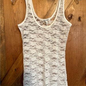🤍 Aeropostale Cream Lace Stretch Top
Size XS